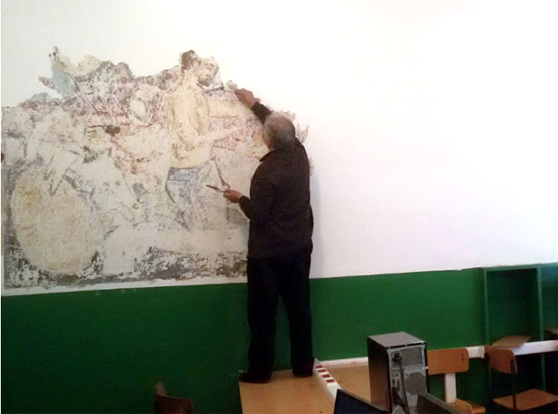 МОЈ БОЈ ЗА КОСОВСКИ БОЈ: Наставник из Врдника у акцији оживљавања мурала